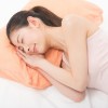 睡眠中に頚椎のゆがみを矯正できる「硬枕利用」